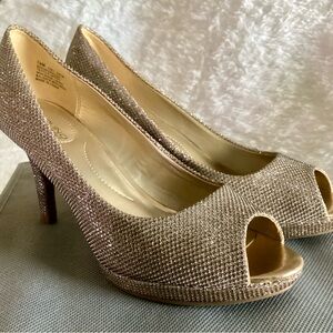 Elegant Gold Peep-Toe Heels